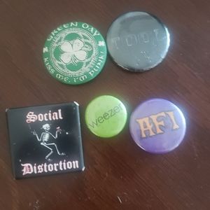 Pins/buttons